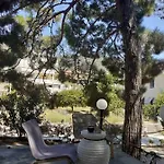 בית הארחה Aerides