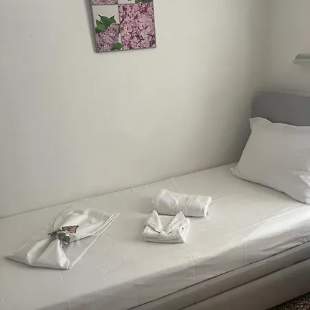 Pensionat Aerides 3*