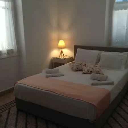 Aerides Studios 3* Methana