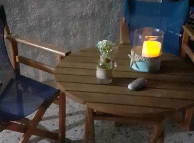 Konukevi Aerides Méthana